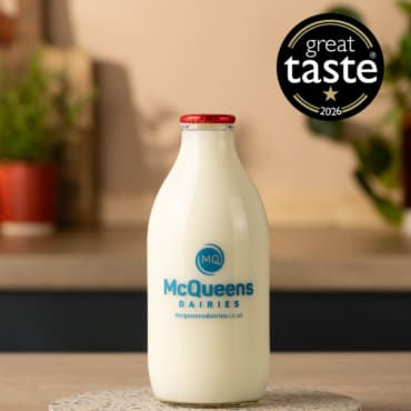 Skimmed Milk in Glass Bottle 1 Pint