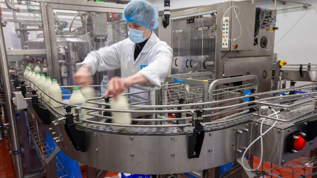 McQueens Dairies announce the creation of 100 new jobs at new East Kilbride Dairy