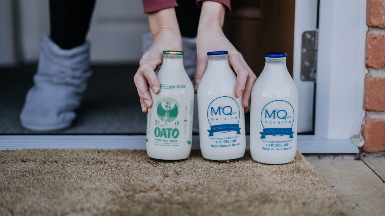 Oato – Oat milk in glass reusable bottles