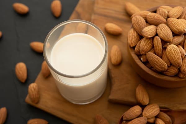 Almond Milk 